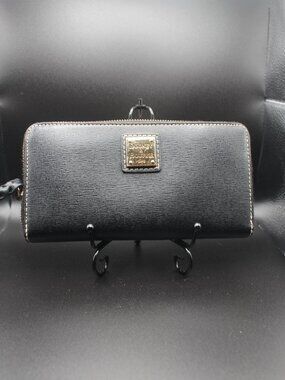 Dooney & Bourke Black Textured Zip Around Wallet with Gold Logo Plate 0127